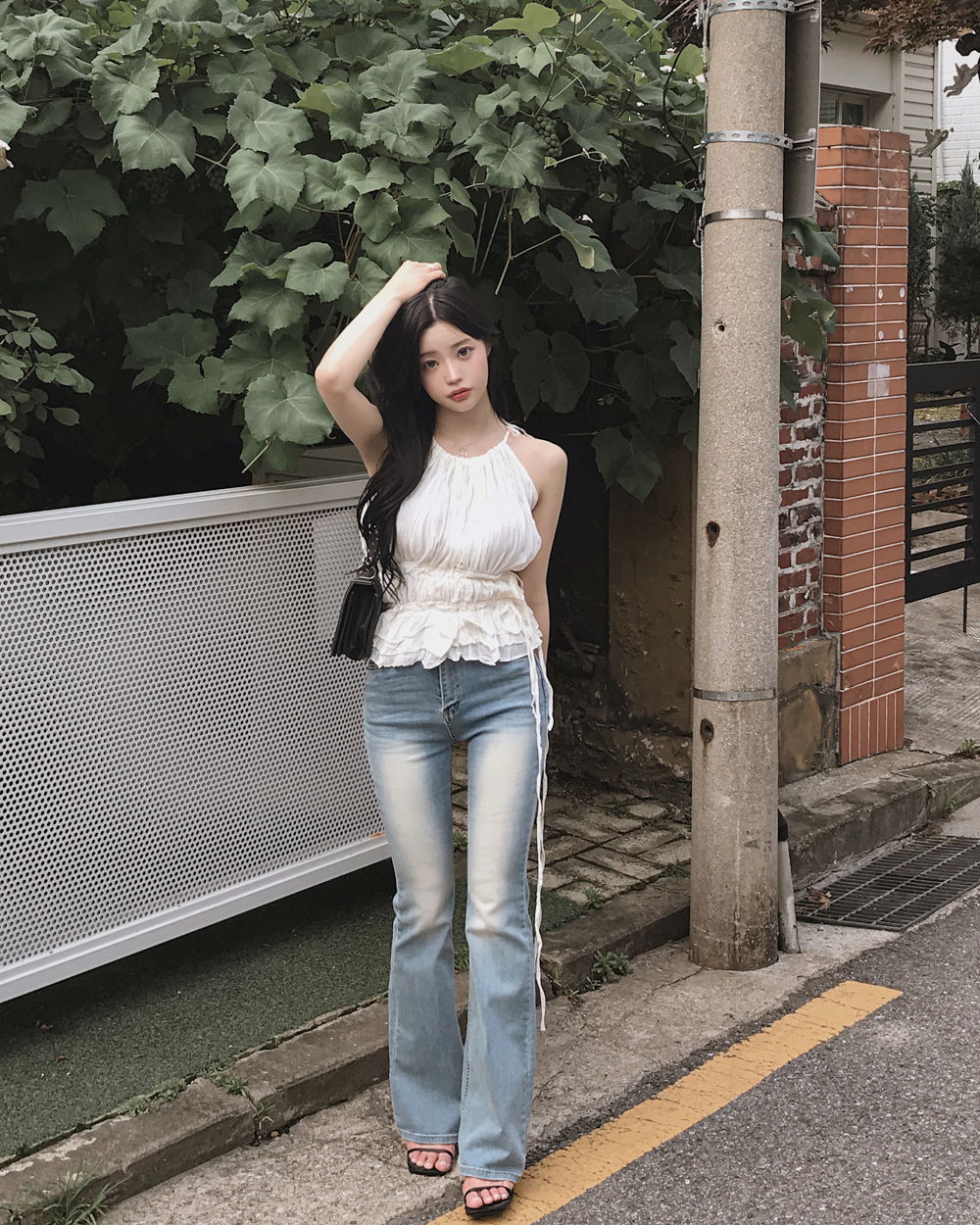 민소매 모델 착용 이미지-S1L56