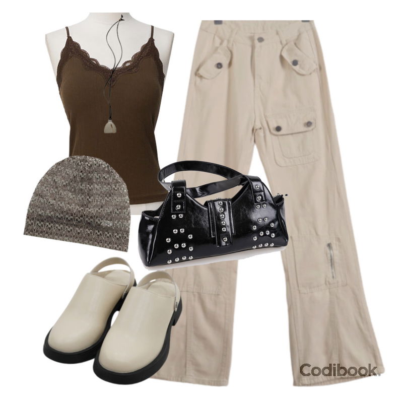 MAENIQUE 레이즌 라운드토 뮬 슬리퍼 (스웨이드/레더),COLOR iN ID 크모 스터드 스퀘어 백,EEZEE Semi Bootcut Cargo Pants PA022등을 매치한 코디