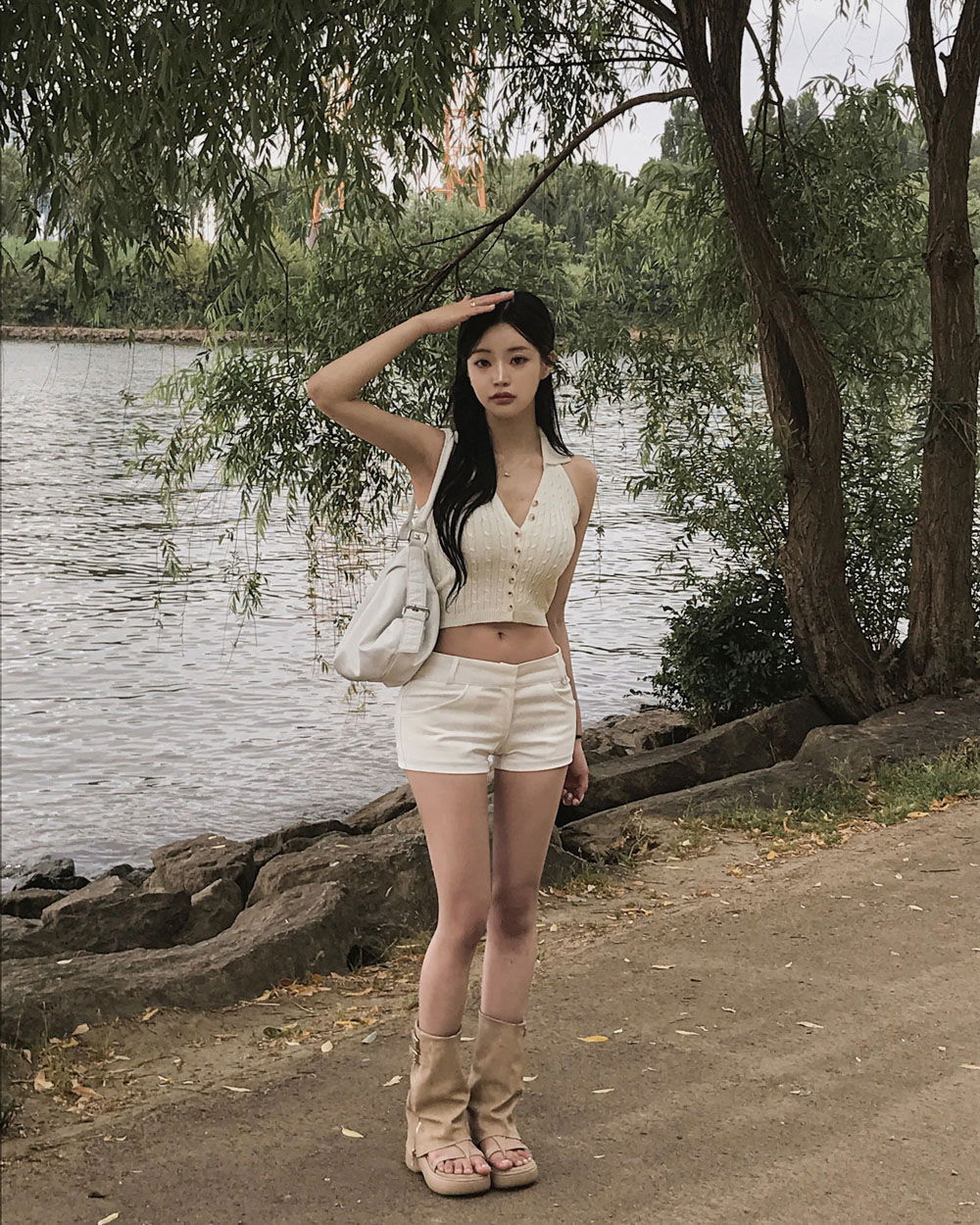 민소매 모델 착용 이미지-S2L15
