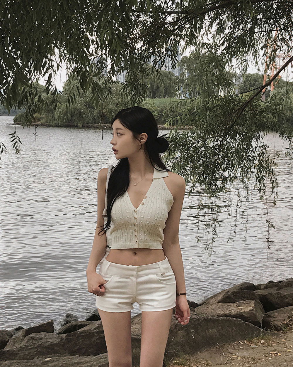 민소매 모델 착용 이미지-S2L35