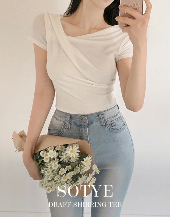 不對稱褶皺設計短袖T恤