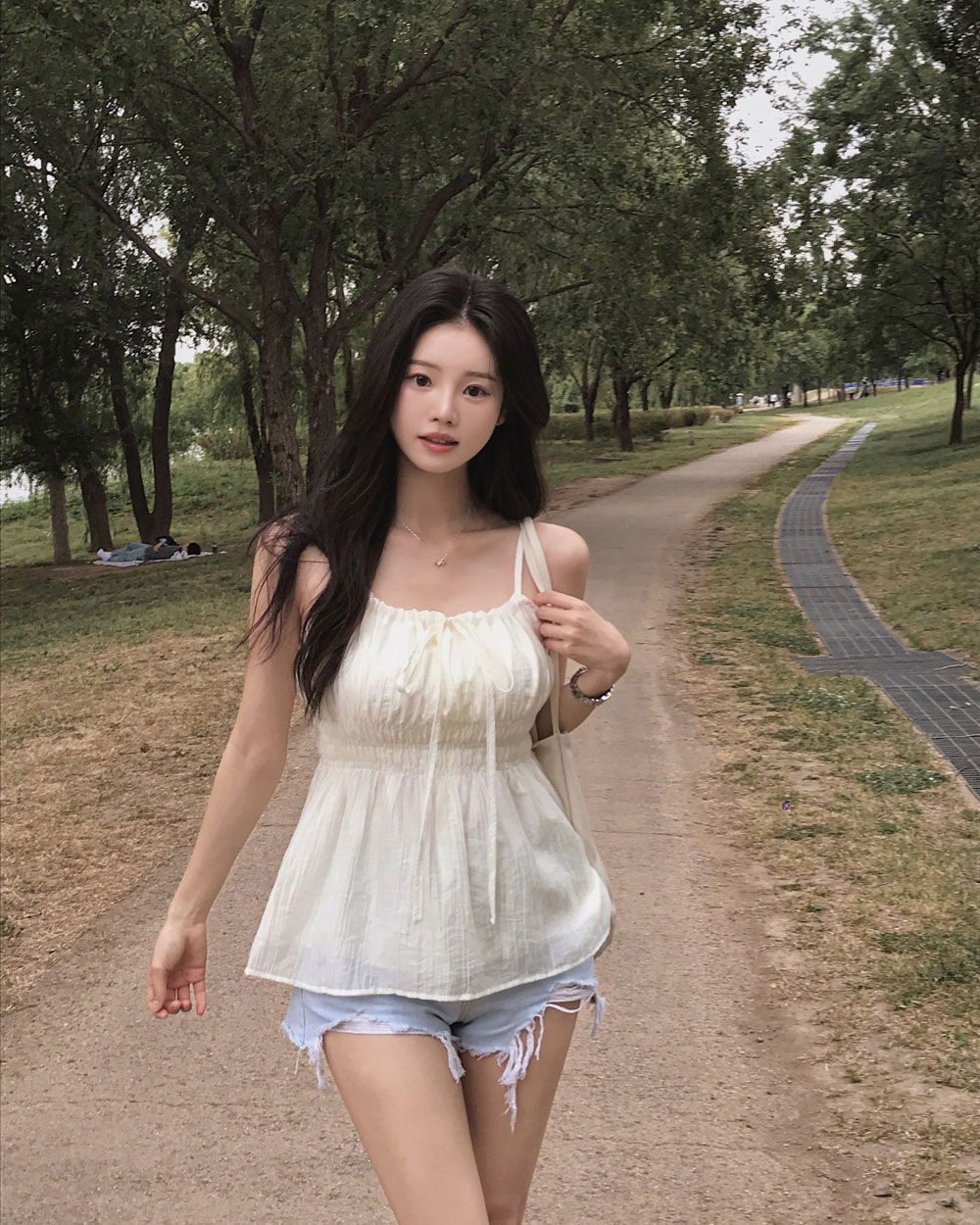 드레스 모델 착용 이미지-S3L12