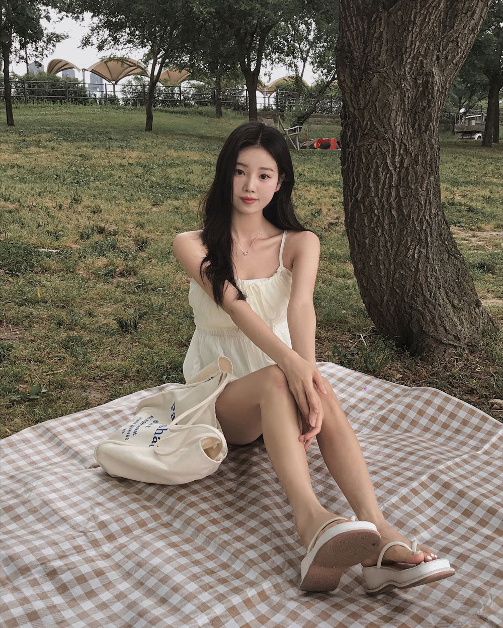 드레스 모델 착용 이미지-S3L19