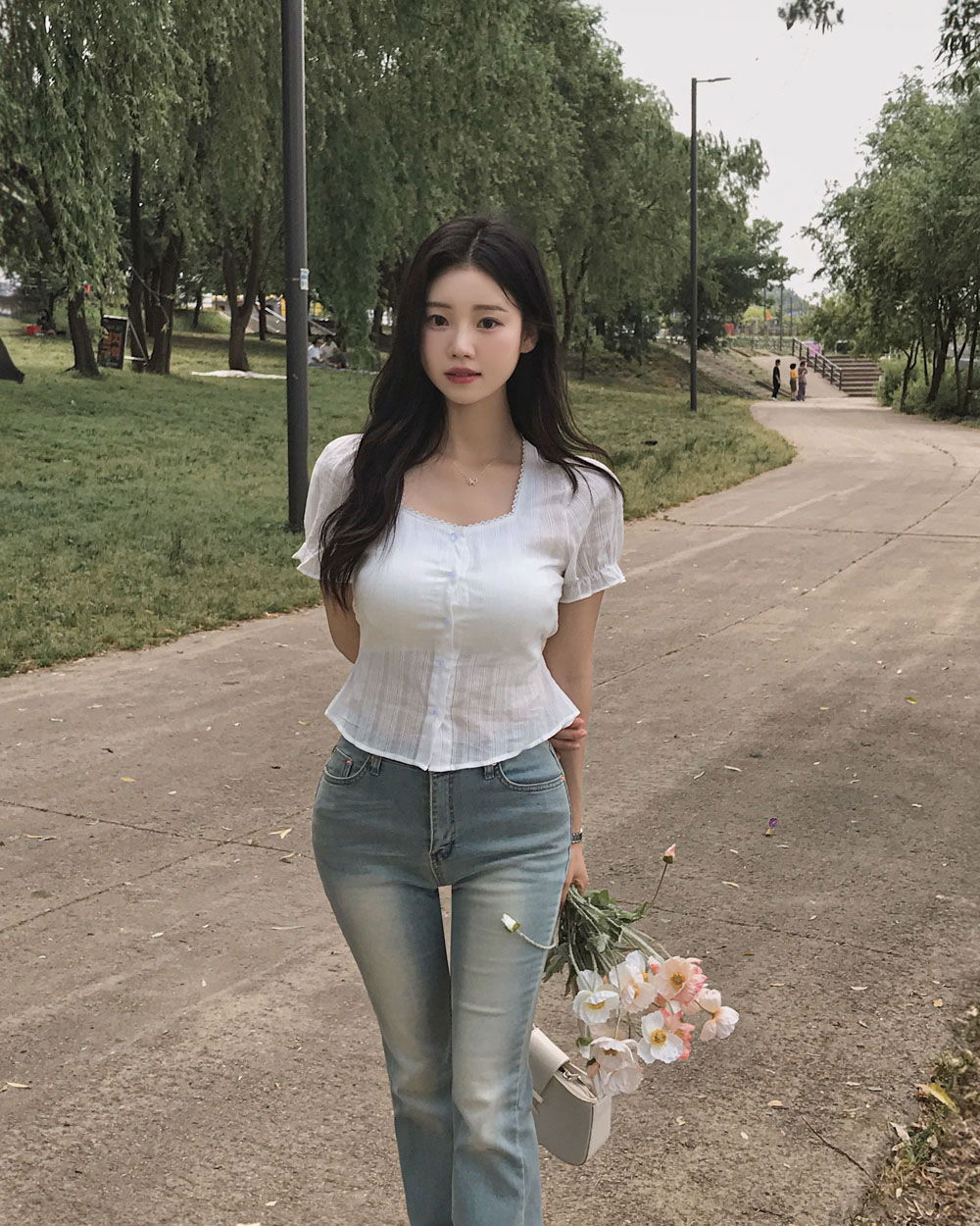 블라우스 모델 착용 이미지-S1L34