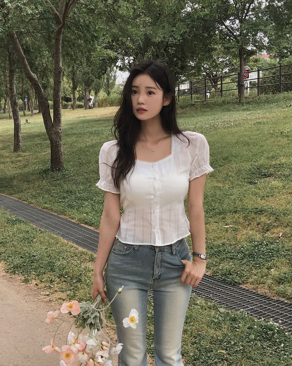 블라우스 모델 착용 이미지-S1L35