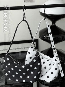 優格圓點肩背包