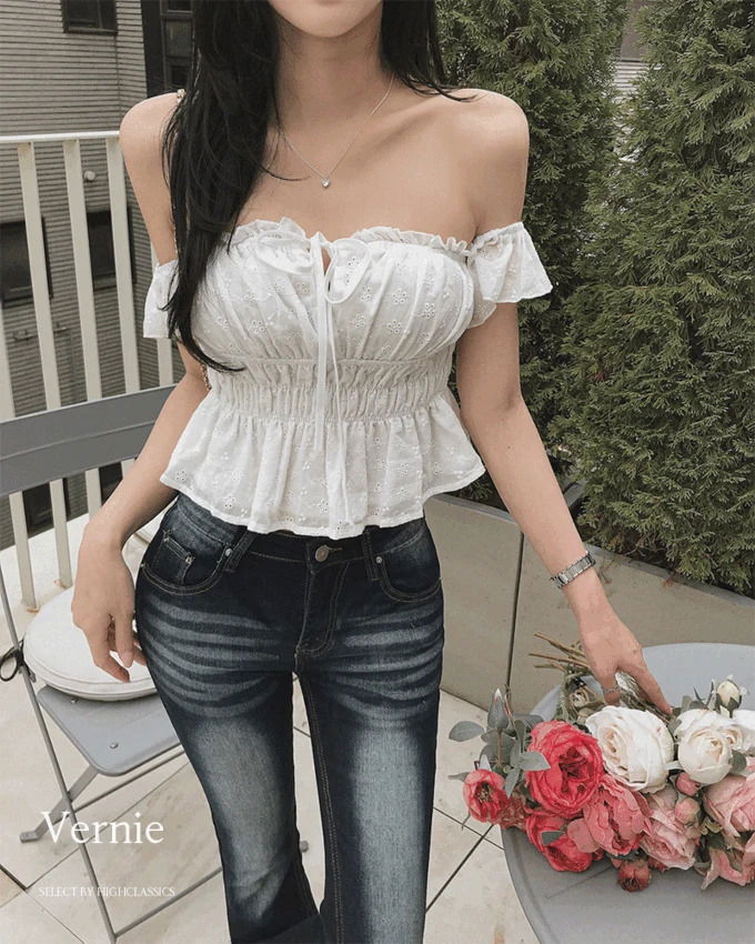 Verni Off-Shoulder Smoke Banding Frill Shirring Ribbon Waist Lace Punching Sleeveless Blouse