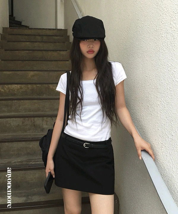 ダーズスクエアネックデイリー細身半袖Tシャツ