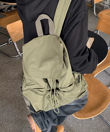 Larger New Pocket Zipper String Backpack 背包
