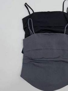 方領抓皺細肩帶無袖上衣