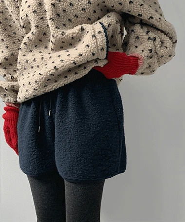 Poplar Buckle Fur Banding Shorts