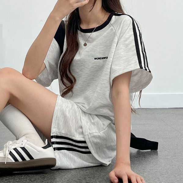 Wonderful Track Embroidered Short Sleeve Training Set