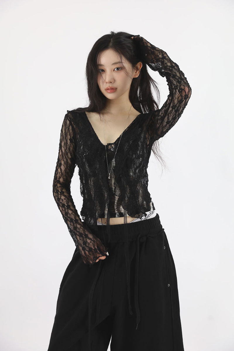 Awesome lace V-Neck cardigan