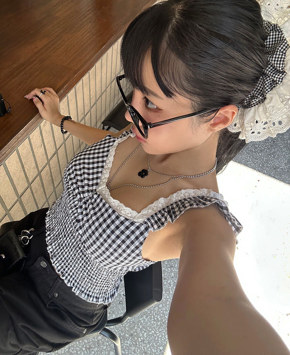 반팔 티셔츠 모델 착용 이미지-S1L79