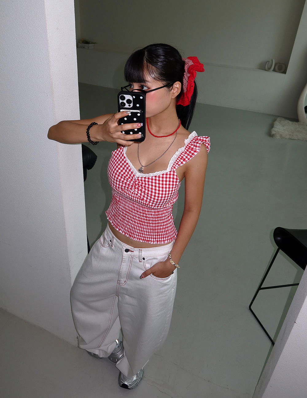 반팔 티셔츠 모델 착용 이미지-S1L90