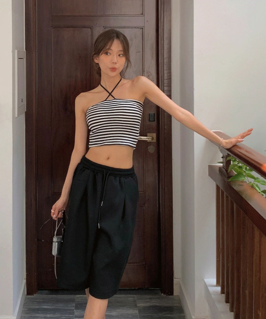 黑色條紋綁帶露背比基尼背心