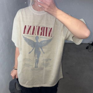 短袖上衣