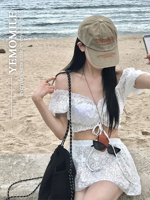 微笑皺褶露肩泳裝套裝