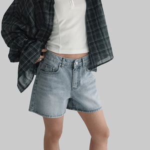 牛仔短褲