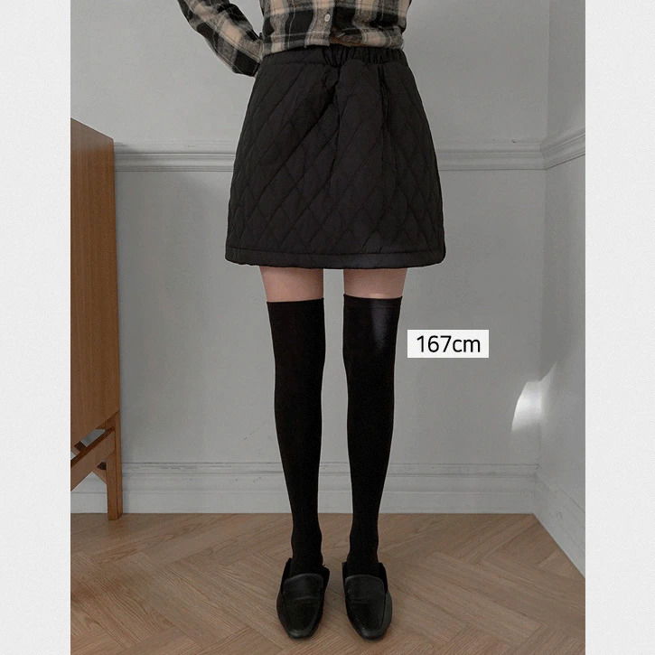 Quilted padding 2 banding mini skirt