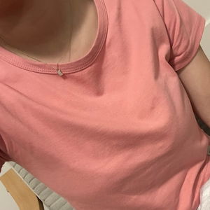 탄탄 데일리 라벨 세미크롭 반팔 티셔츠(단품)