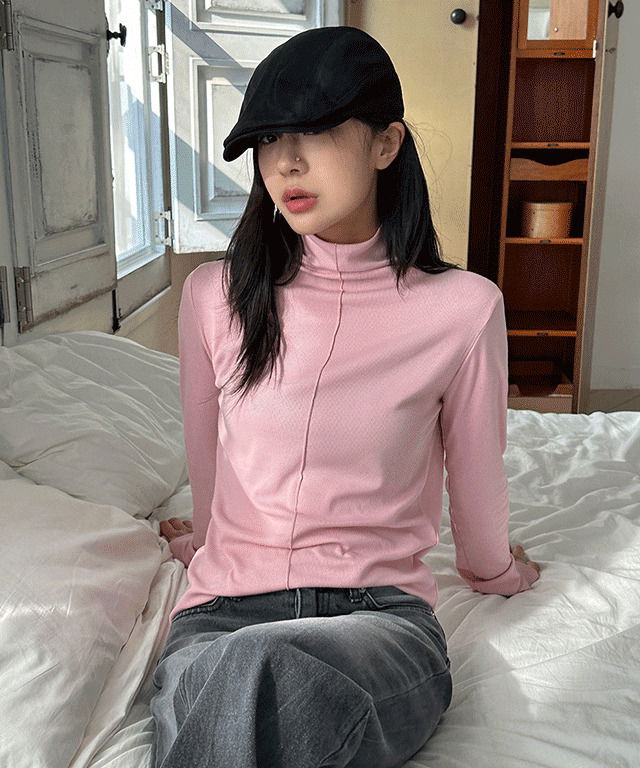 Dern's inner Fleece-lined Split Turtleneck long sleeve t-shirt
