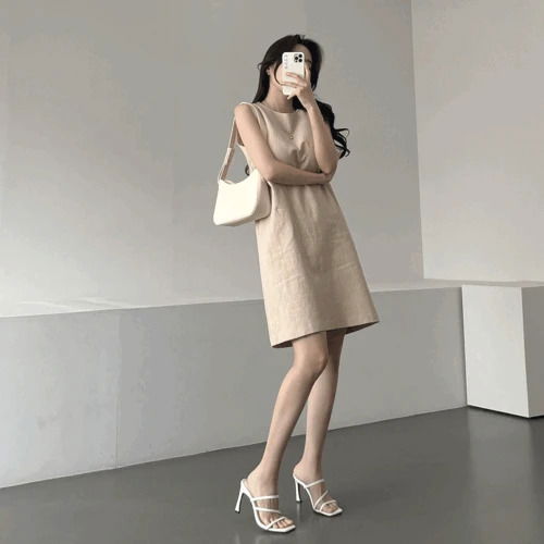 Midi Dresses