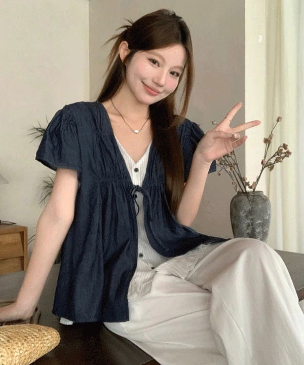 Eleven shirring denim ribbon blouse