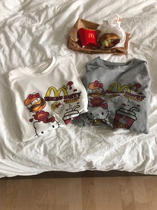 kitty.zip tee