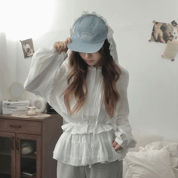 Sugar lace frill hooded windbreaker blouse