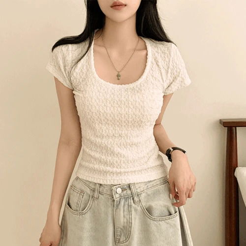 Deep Embo Wrinkle Square Neck Semi-Crop Short Sleeve T-Shirt