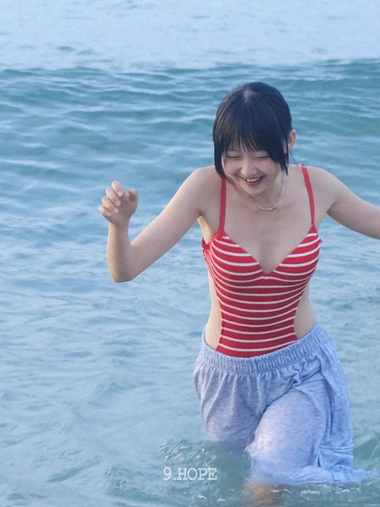 one-piece-swimsuit