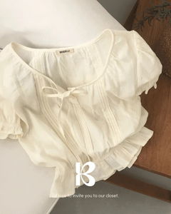 로아 프릴 반팔 블라우스