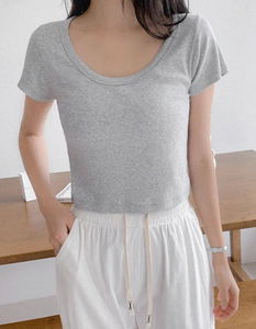 Soft fit cropped U-neck short sleeve T-shirt
