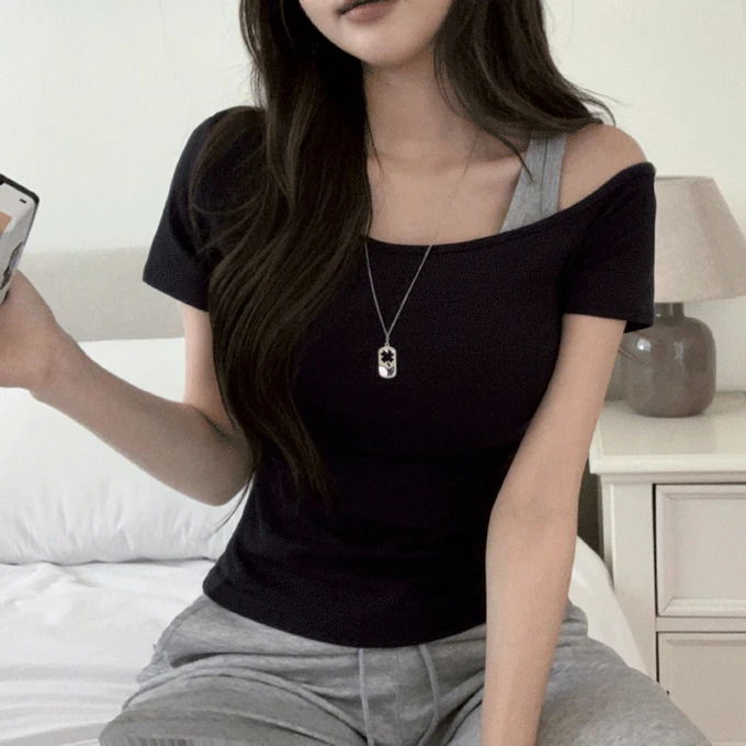 Yuhi Clover Pendant Necklace -1 color