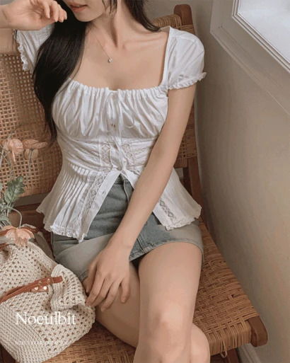 노을빛 스퀘어넥 레이스 리본 버튼 핀턱 셔링 프릴 반팔 블라우스