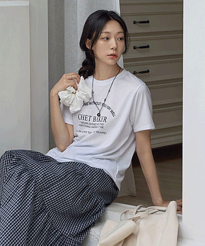 로멘트 루즈 레터링 라운드 1/2 티 (여름/간절기/반팔/티셔츠/박시핏/프린팅/캐주얼/데일리룩)