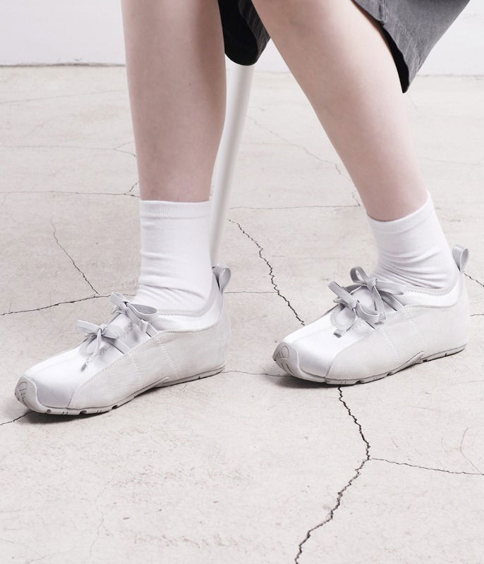 優雅緞帶綁帶真皮休閒鞋