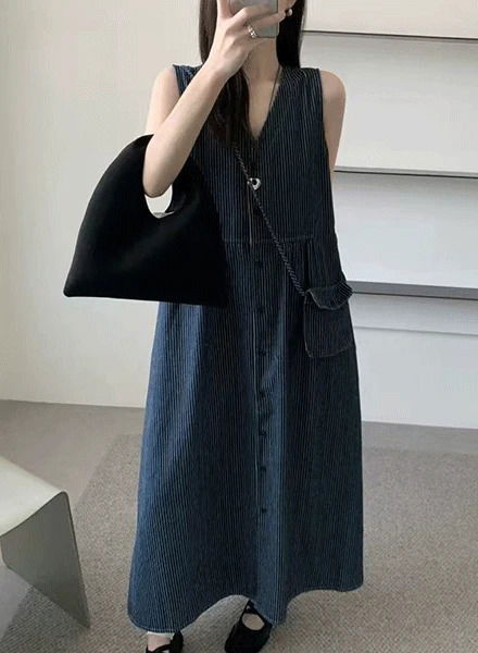 쿠즈 브이넥 민소매 롱 원피스