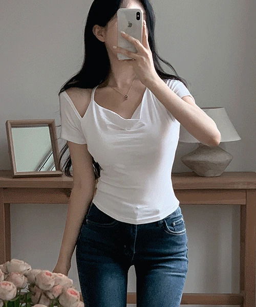 케티 홀터 드레이프 반팔 티셔츠