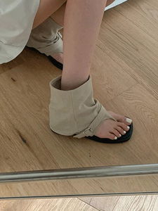 亞麻皮扣露趾短靴