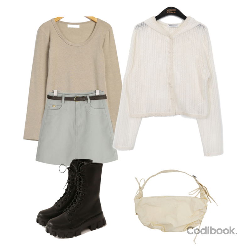 common unique 코리드 레이스-업 하이 워커,MORENNE 미첼 기모 라운드 티셔츠,cocoblanc 더미 코튼 미니스커트(벨트set)등을 매치한 코디