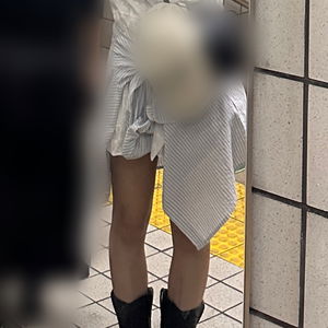 ネイテッドVネックパンチングミニワンピース