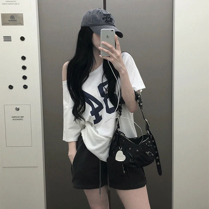 NIFER OVERFIT PRINT OFF-SHOULDER T-SHIRT -1 color 短袖上衣
