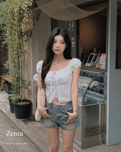 젠타 유넥 리본 스트랩 퍼프 밴딩소매 플라워 자수 펀칭 반팔 블라우스