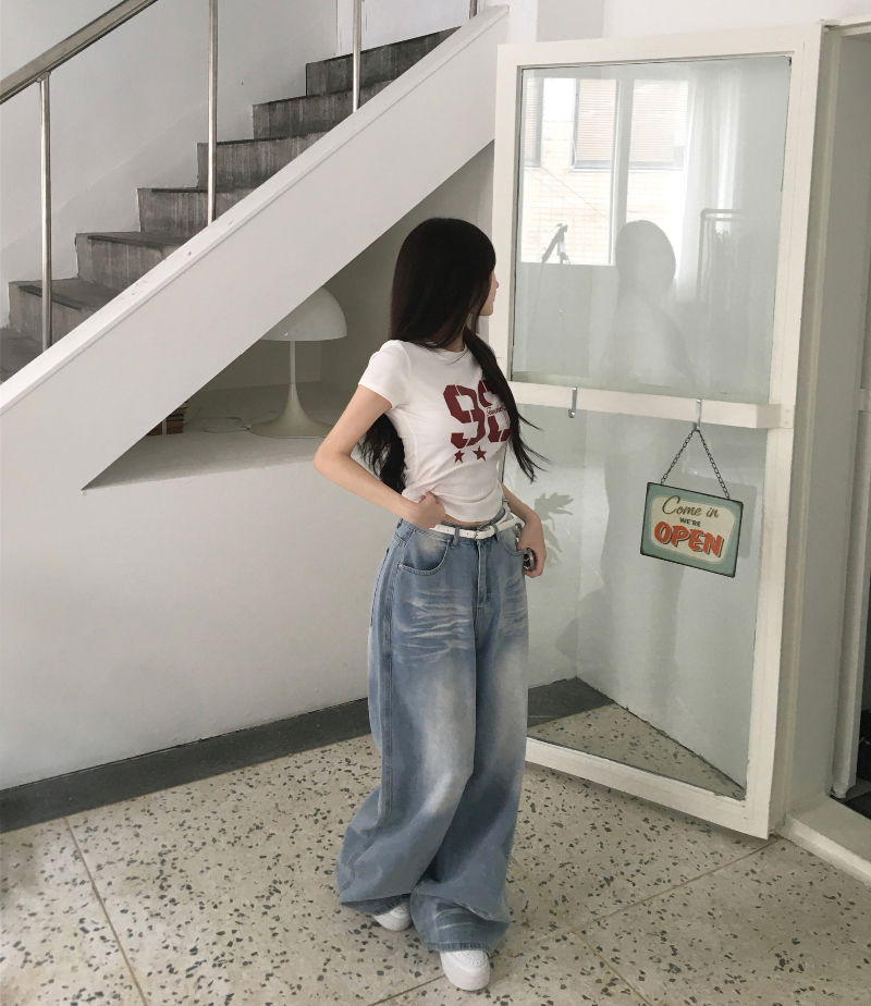 반팔 티셔츠 모델 착용 이미지-S1L14