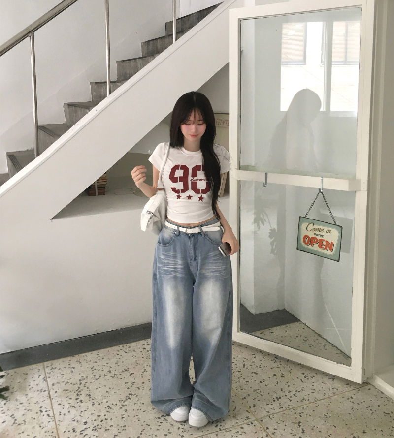 반팔 티셔츠 모델 착용 이미지-S1L12