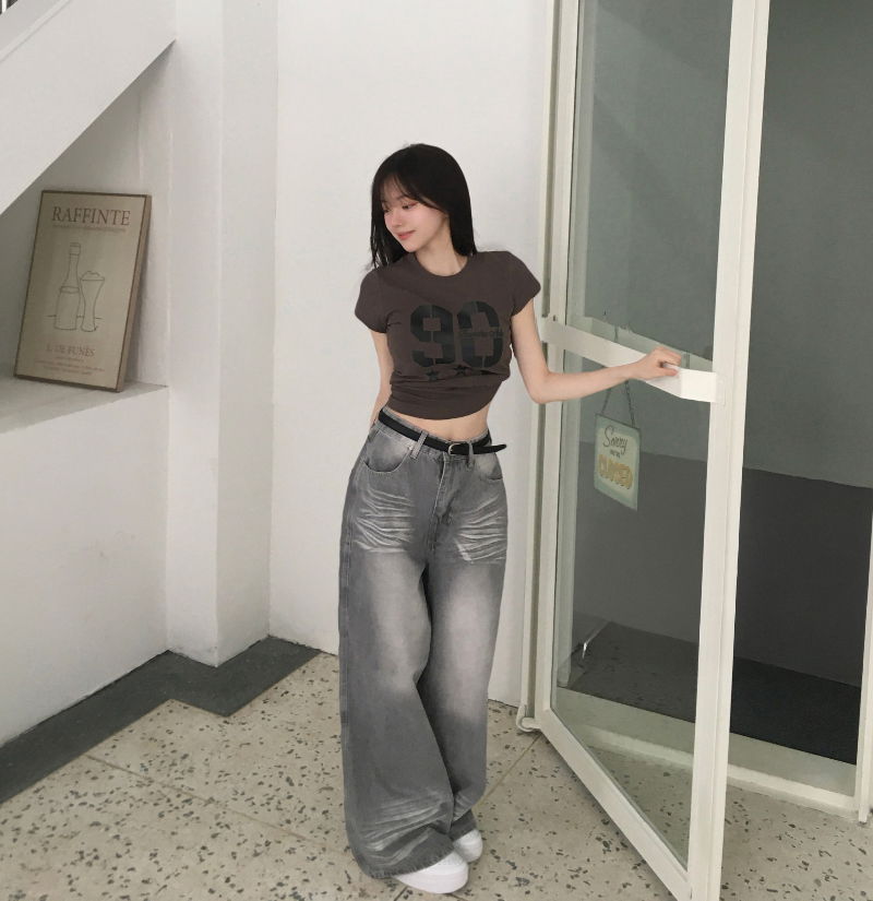 반팔 티셔츠 모델 착용 이미지-S1L39