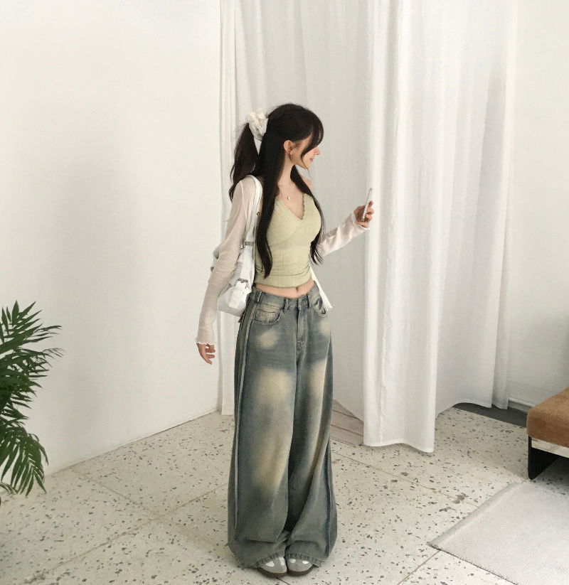 민소매 모델 착용 이미지-S1L7