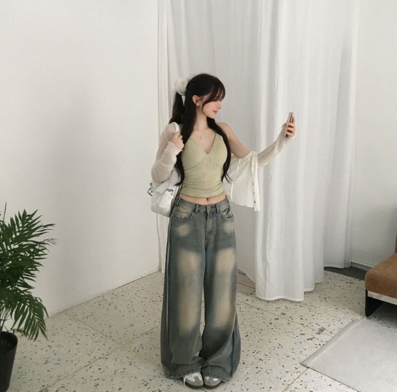 민소매 모델 착용 이미지-S1L6